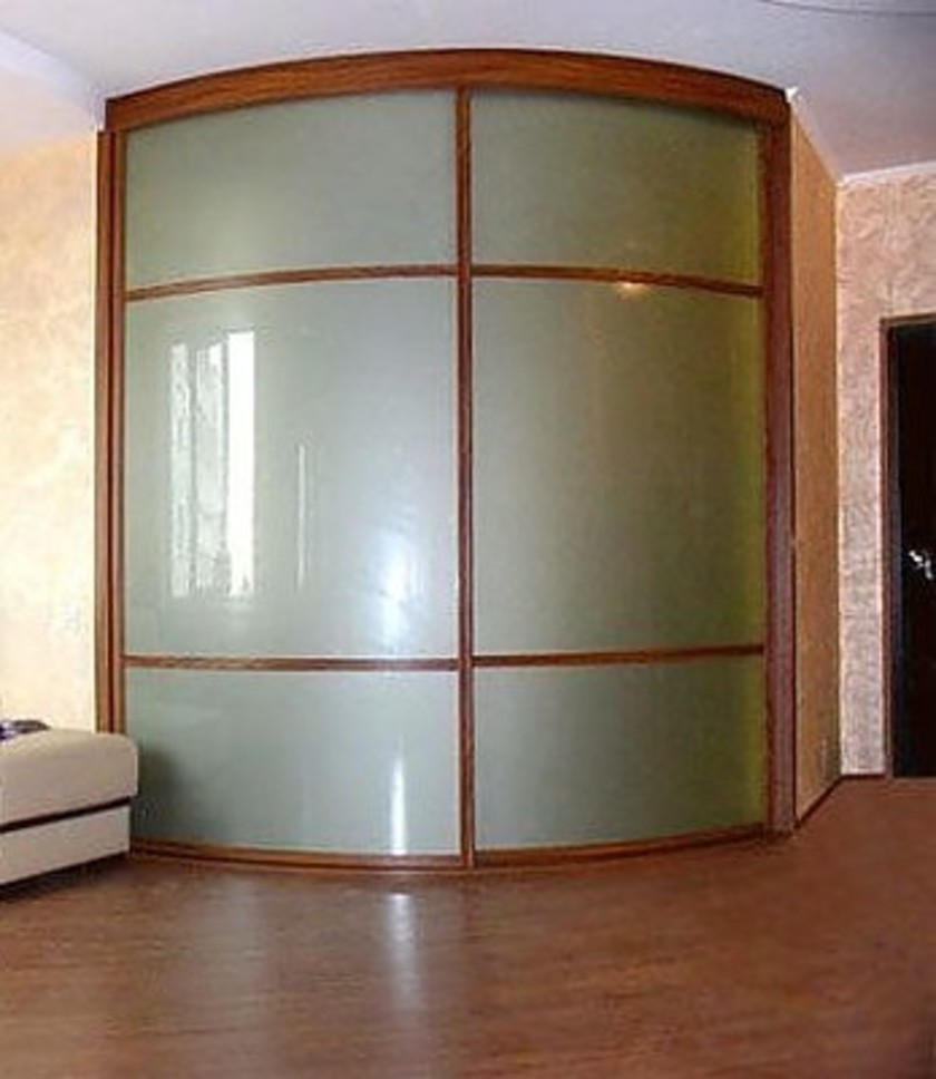 Встроенный шкаф купе радиусный в классическом стиле Северодвинск